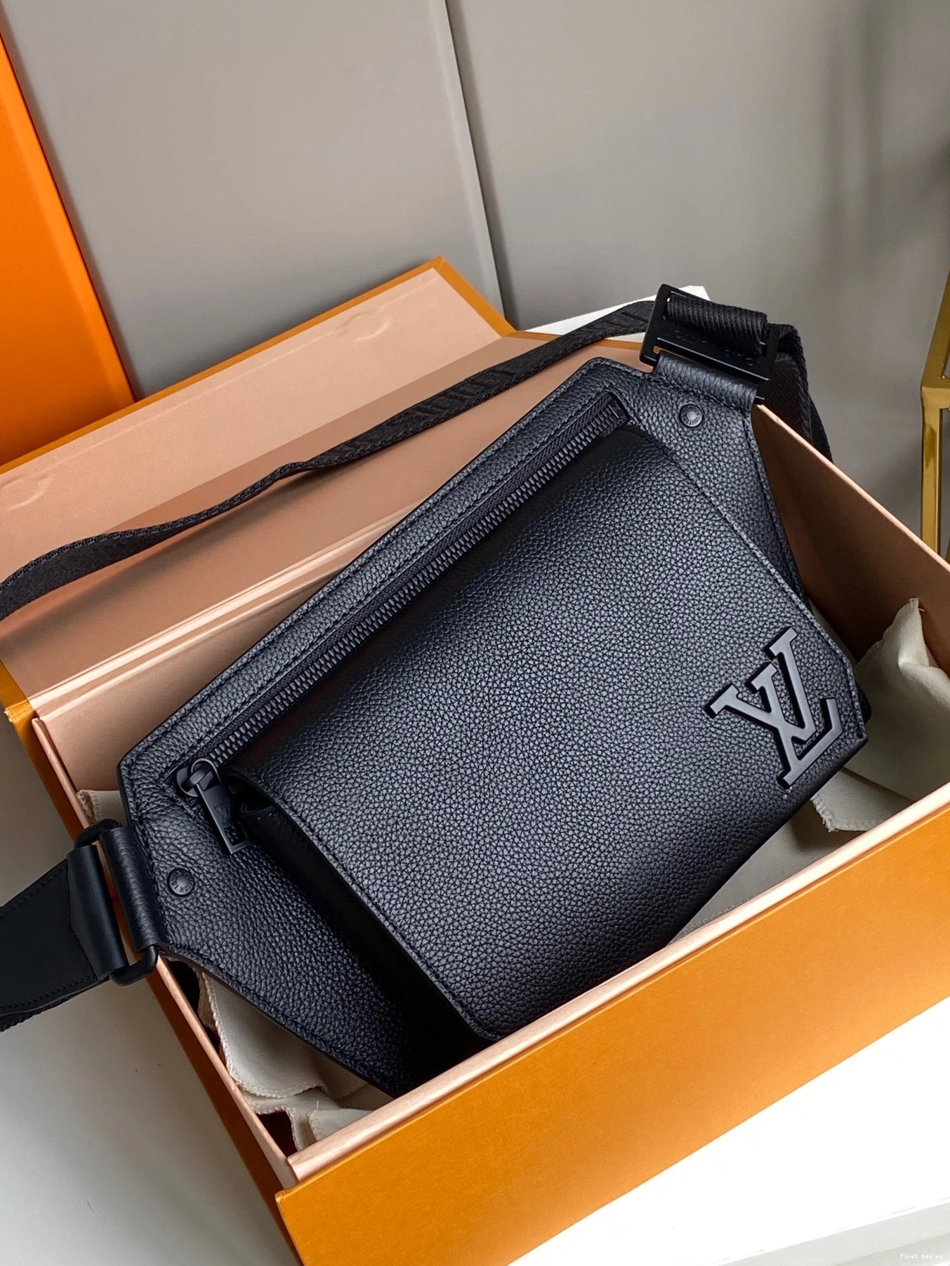 Frstbag ru LOUIS SLINGBAG VUITTON 0715